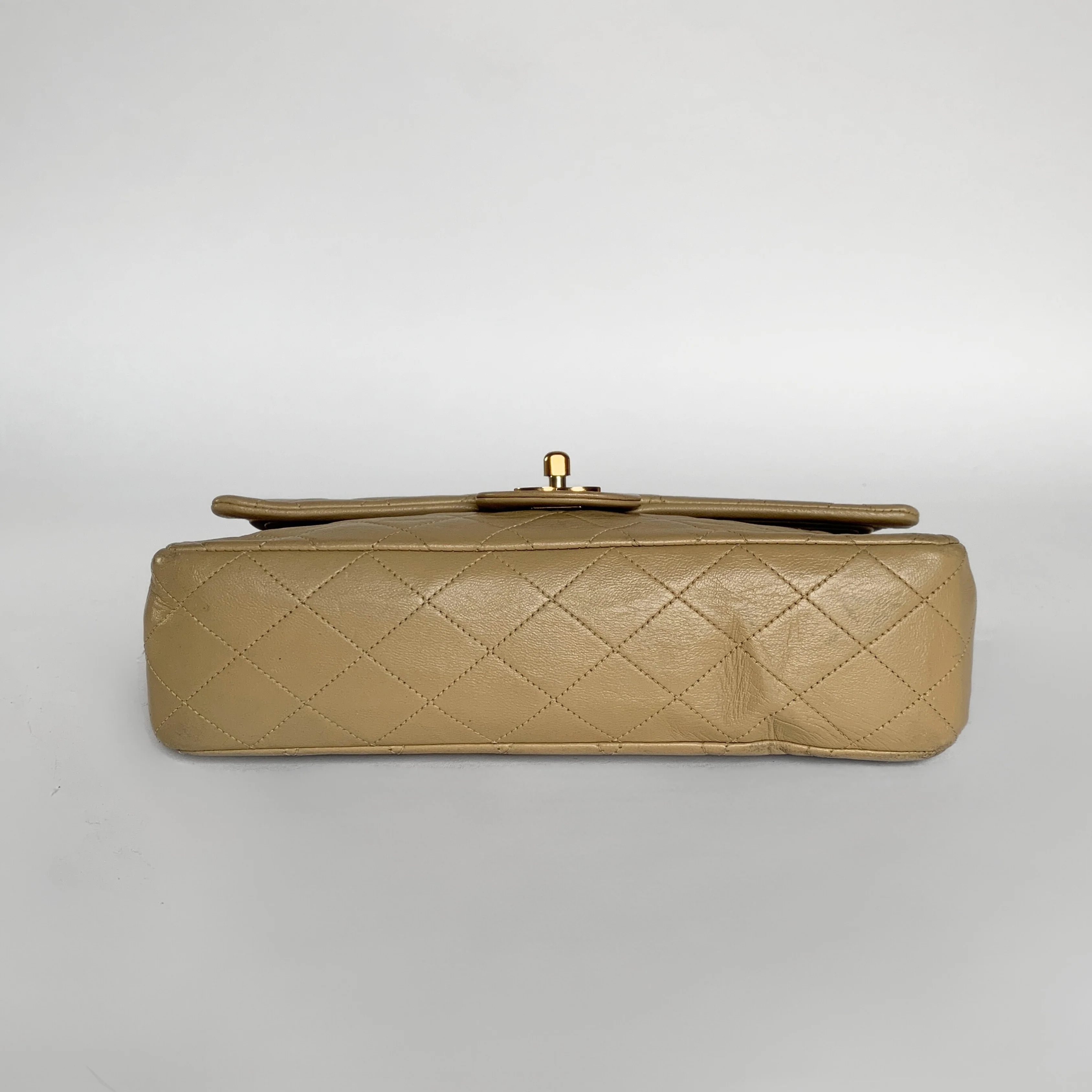 Chanel Classic Flap Bag Medium Lambskin Leather - Image 5