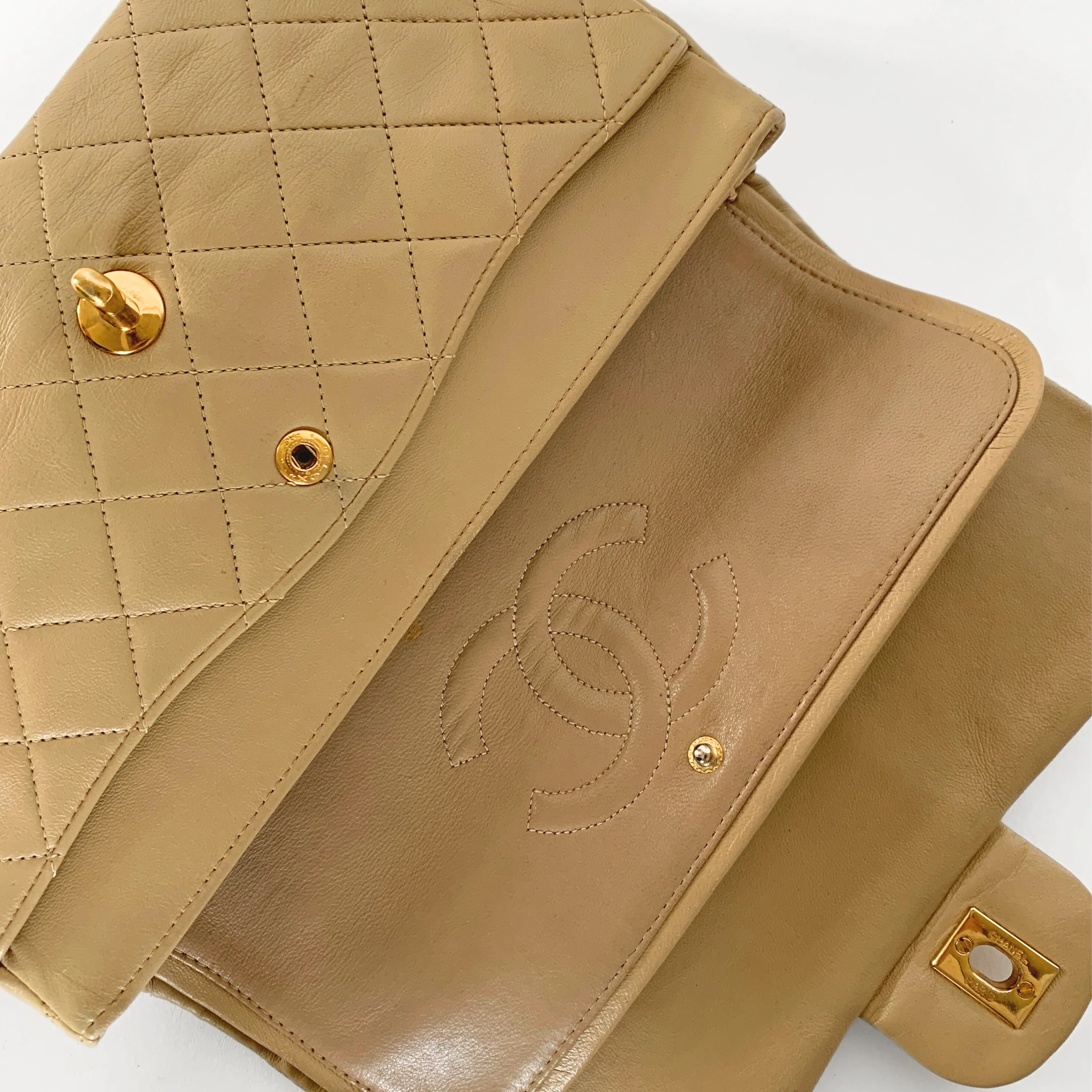 Chanel Classic Flap Bag Medium Lambskin Leather - Image 7