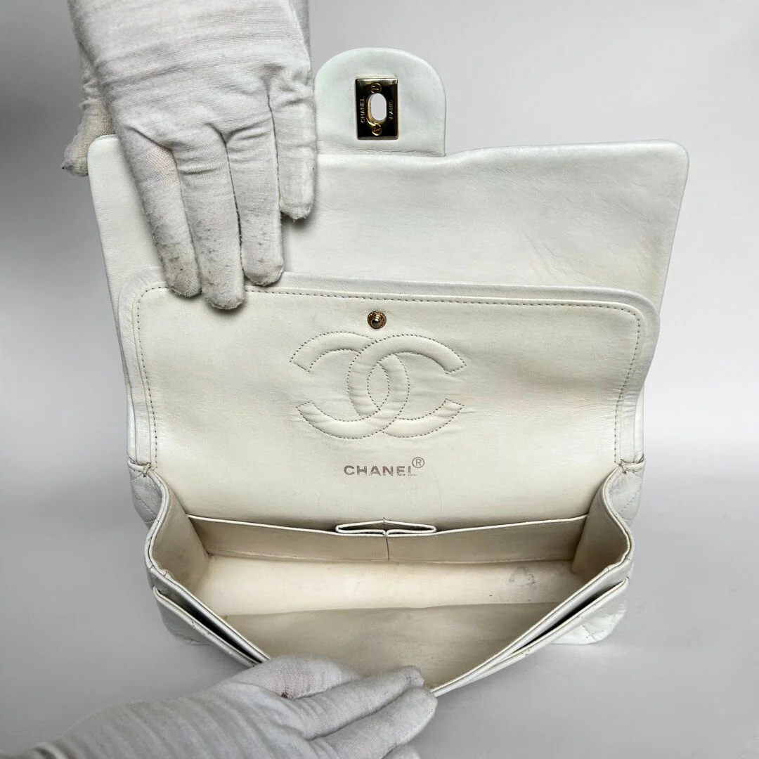 Chanel Classic Flap Bag Medium Lambskin Leather - Image 6