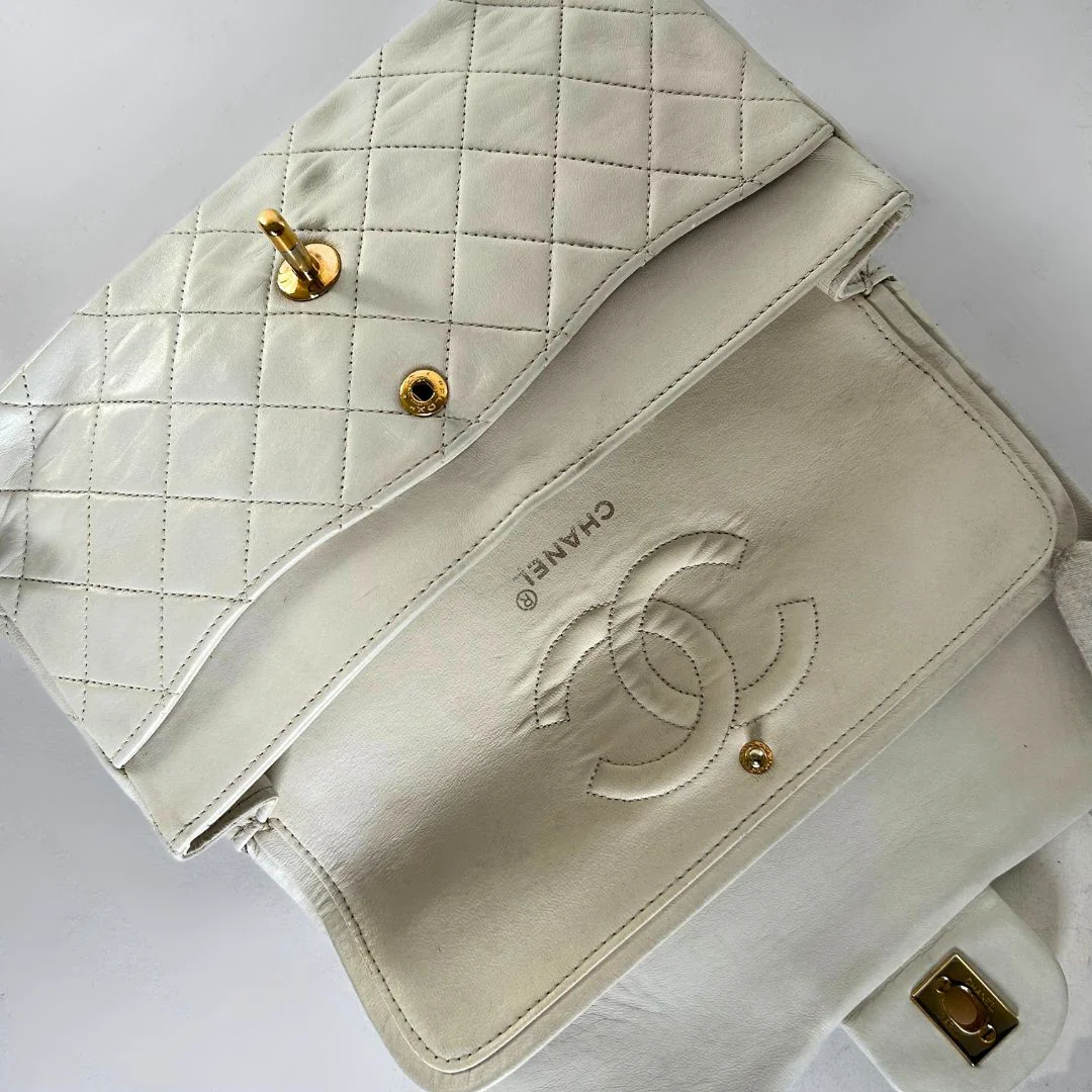 Chanel Classic Flap Bag Medium Lambskin Leather - Image 7